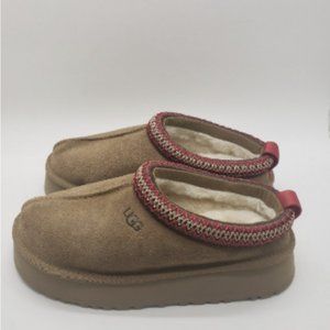 Ugg women's Tazz slipper size 7 (But fits like size 6-6.5 - Runs small!)